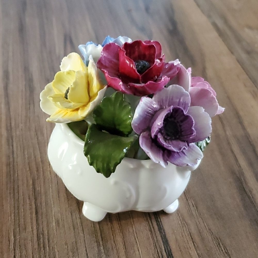 Aynsley | October Anemone bone China Flowers